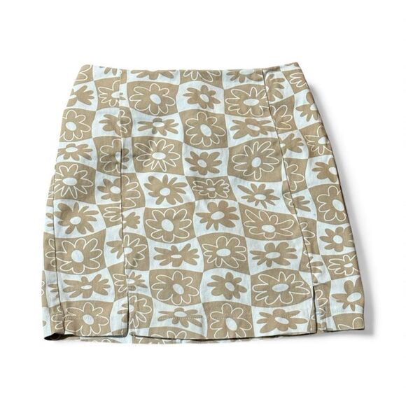 love on a hanger Dresses & Skirts - Love On A Hanger Retro Print Mini Skirt Beige White Size 1